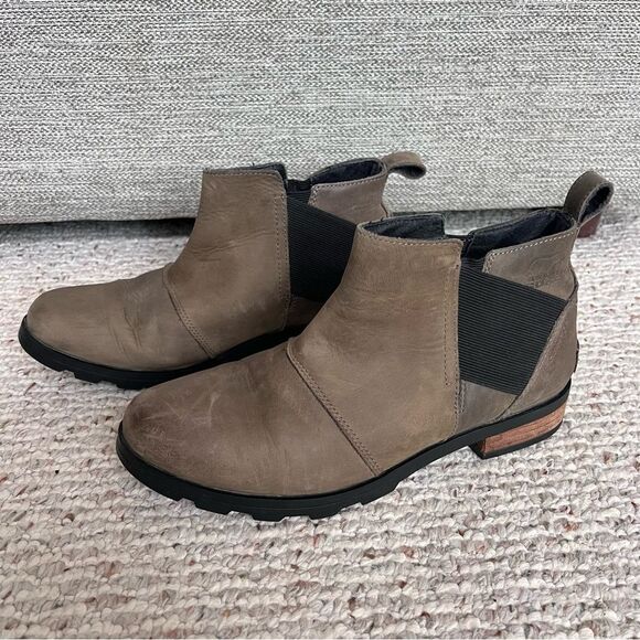 Sorel Women's Emelie Chelsea Bootie - Picture 2 of 12